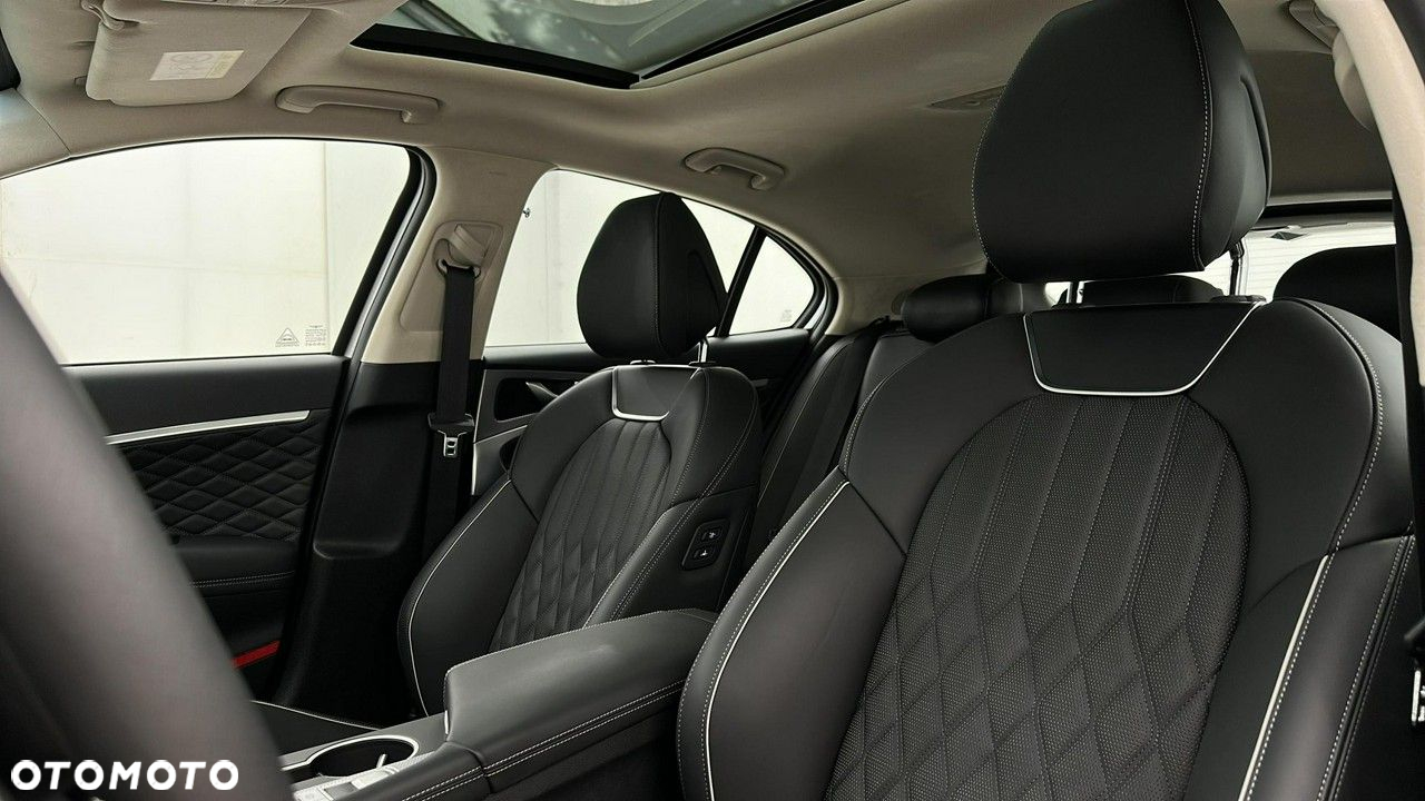 Genesis G70 - 26