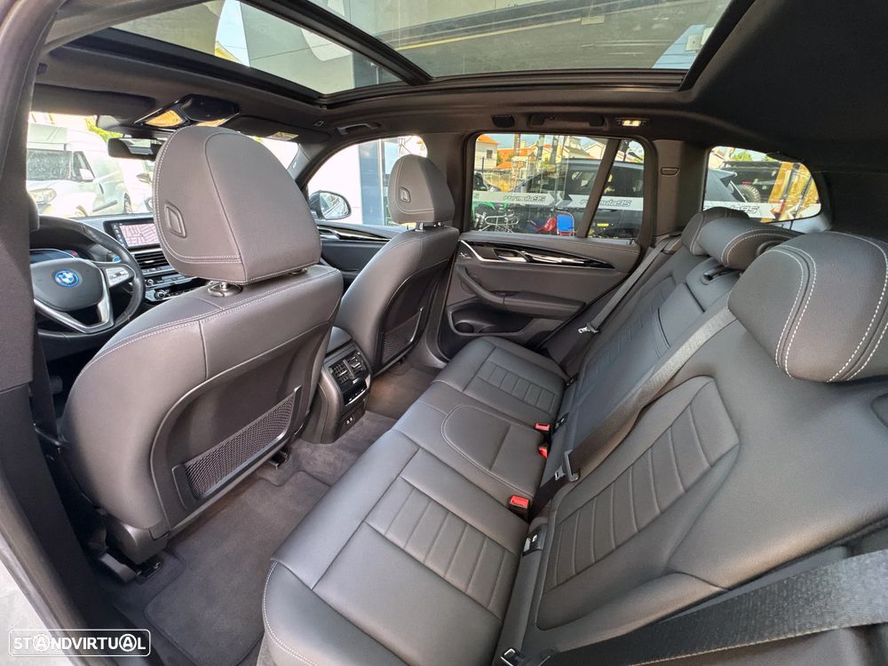 BMW iX3 Inspiring - 31
