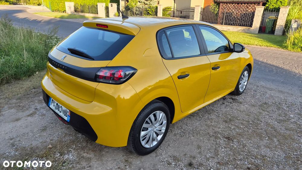 Peugeot 208 - 8