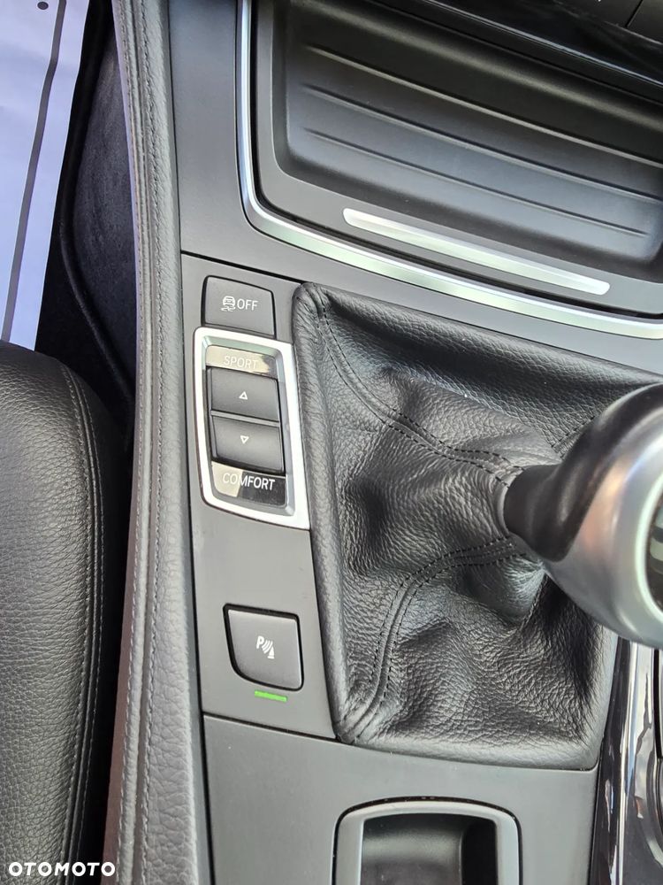 BMW Seria 5 520d Touring Luxury Line - 30