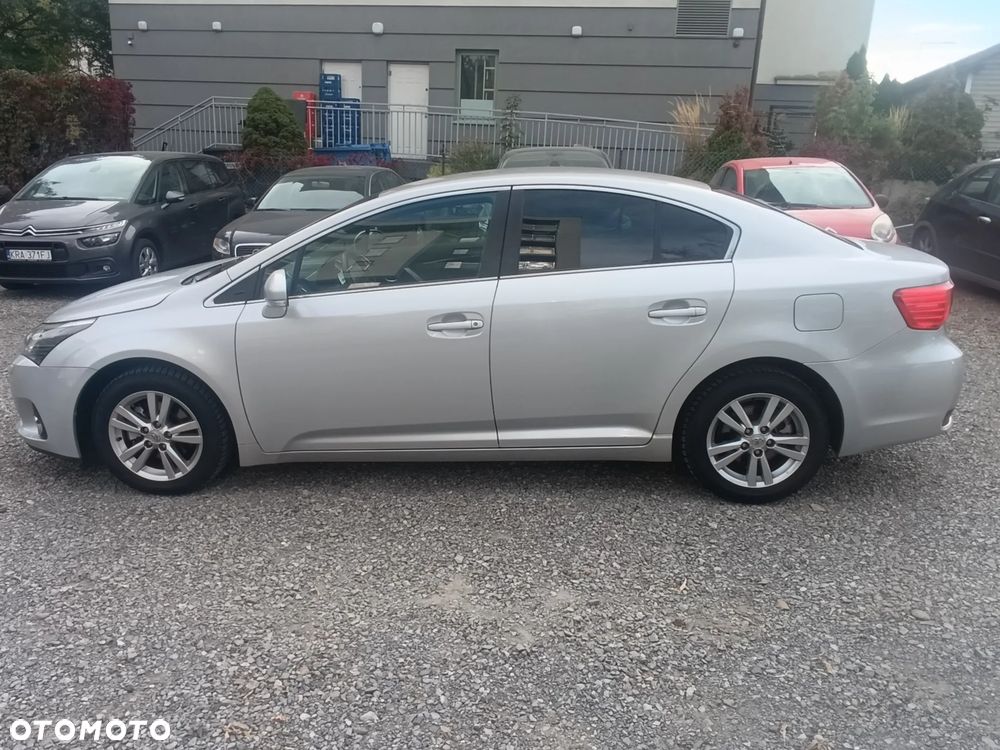Toyota Avensis 2.0 D-4D Luna - 14
