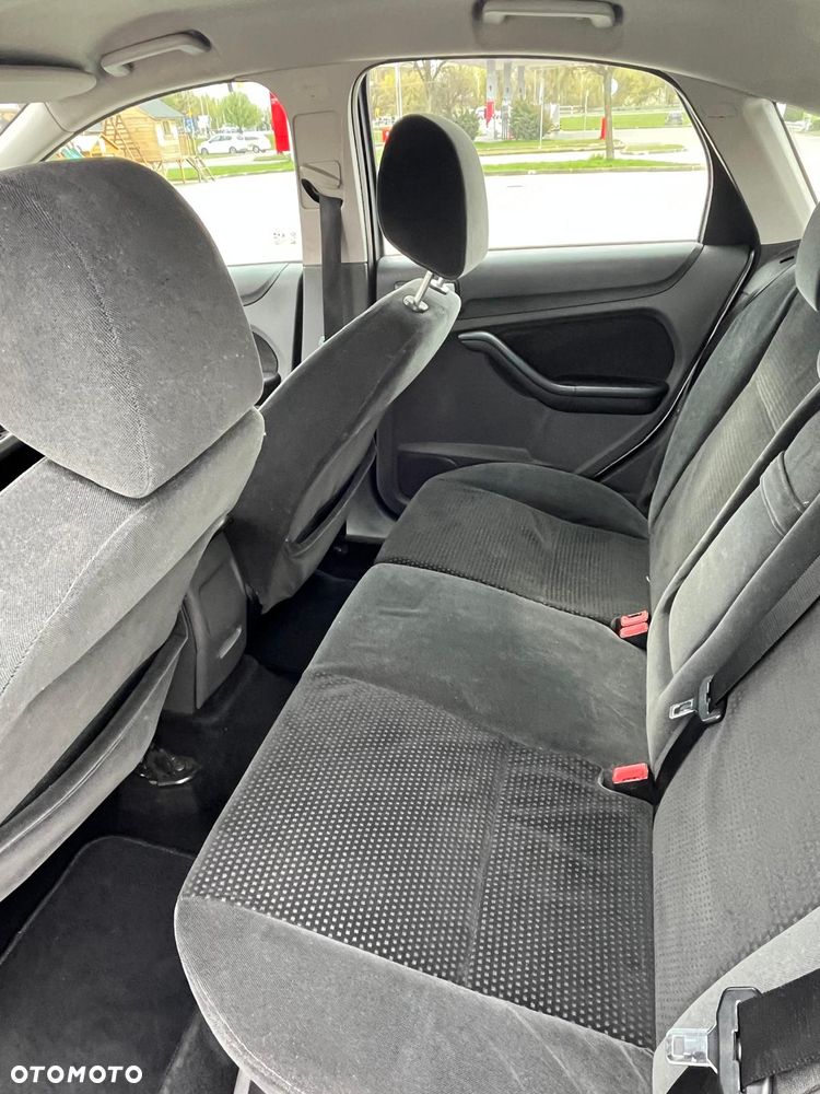 Ford Focus 1.6 TDCi Ambiente - 15