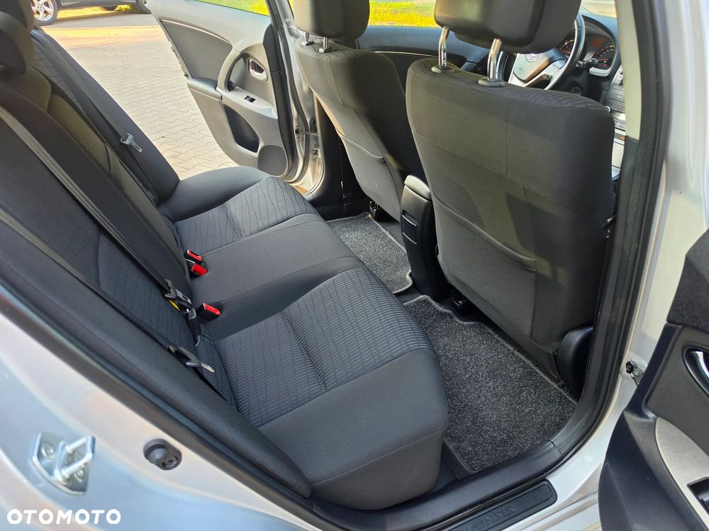 Toyota Avensis 1.8 Executive - 26