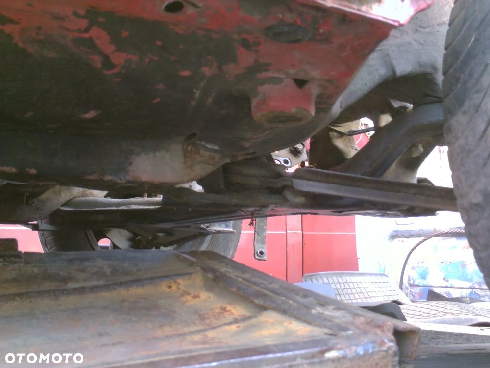 Vw golf 2 II na czesci3d dywany na kielichy tyl,zderzak szeroki,lampy tyl ciemne,zegary,prog nowy lewy,wozek przod,wahacze,amortyzatory,mc phersony,OStyl,pas podloga lampy,szyby,belka instalacja - 30