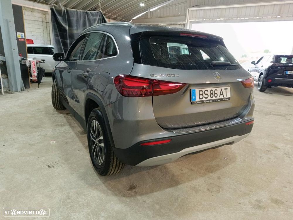 Mercedes-Benz GLA 180 d - 2