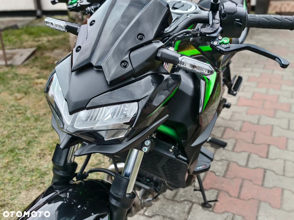 Kawasaki ER - 27