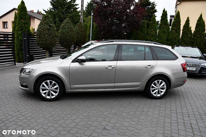 Skoda Octavia 1.6 TDI DSG Style - 27
