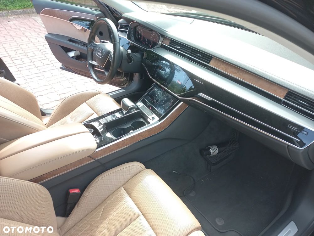 Audi A8 - 12