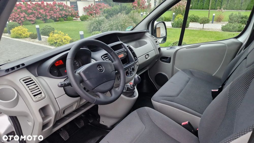 Opel Vivaro - 10