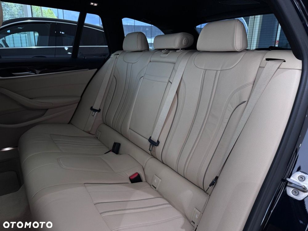 BMW Seria 5 530i xDrive M Sport sport - 14