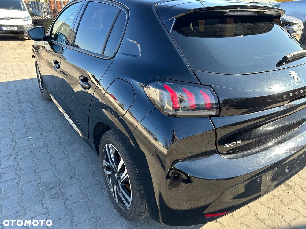 Peugeot 208 - 22