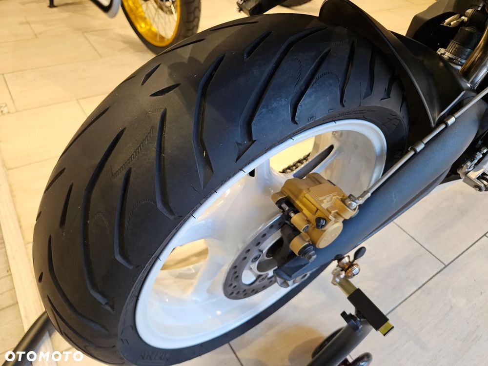 Triumph Street Triple - 17