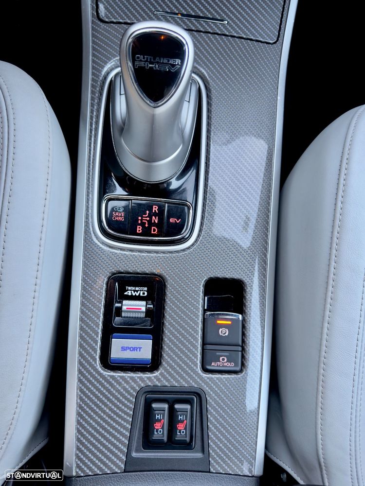 Mitsubishi Outlander - 19