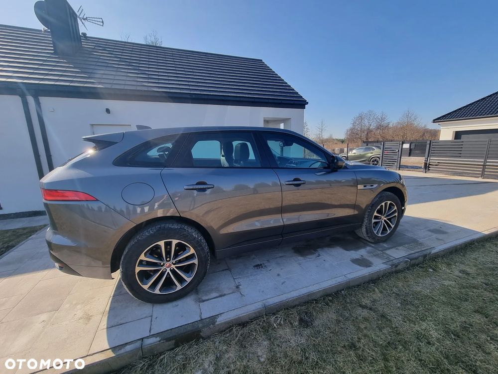 Jaguar F-Pace - 8