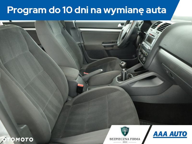 Volkswagen Golf - 8