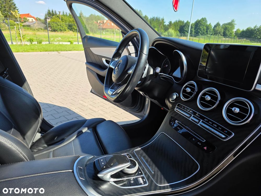 Mercedes-Benz Klasa C 180 9G-TRONIC AMG Line - 10
