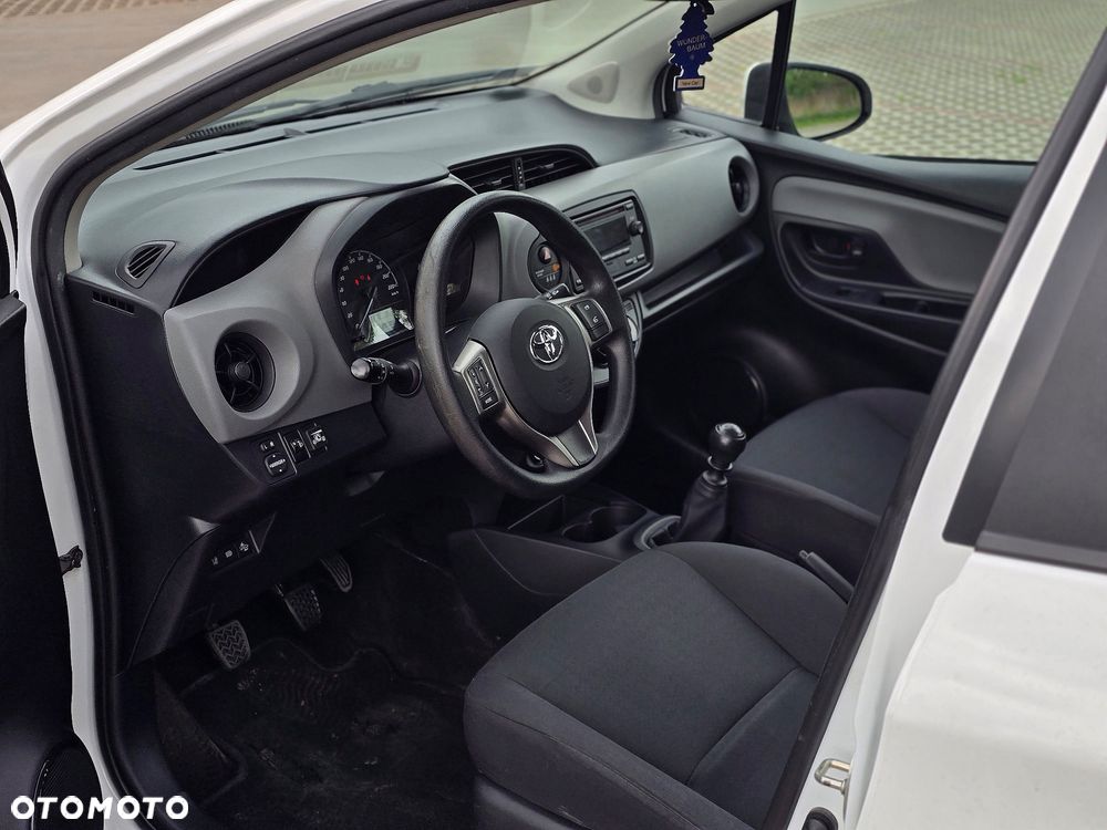 Toyota Yaris 1.5 Active - 10