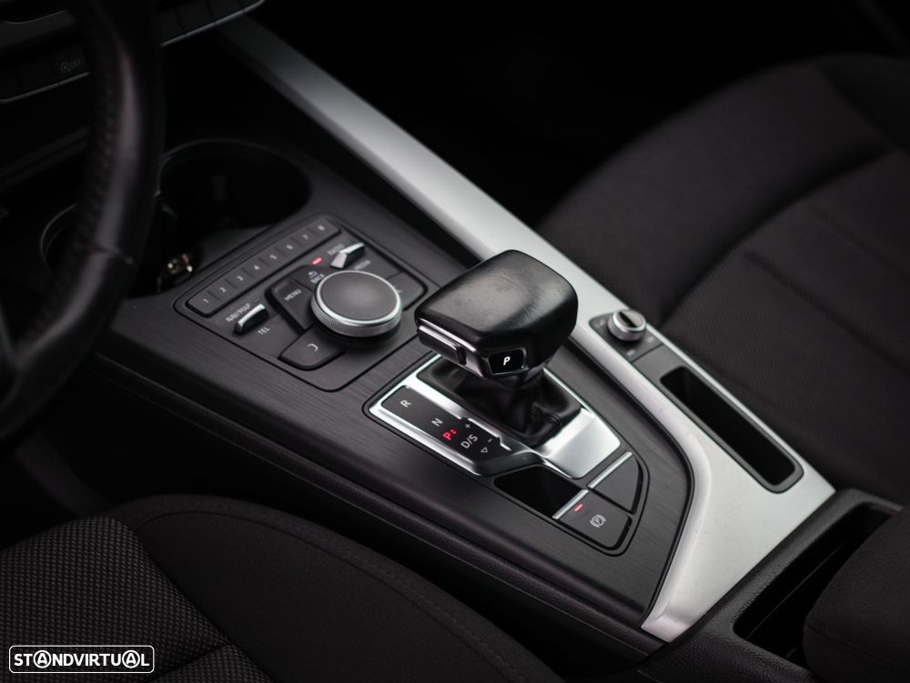 Audi A4 Avant 2.0 TDI Advance S tronic - 37