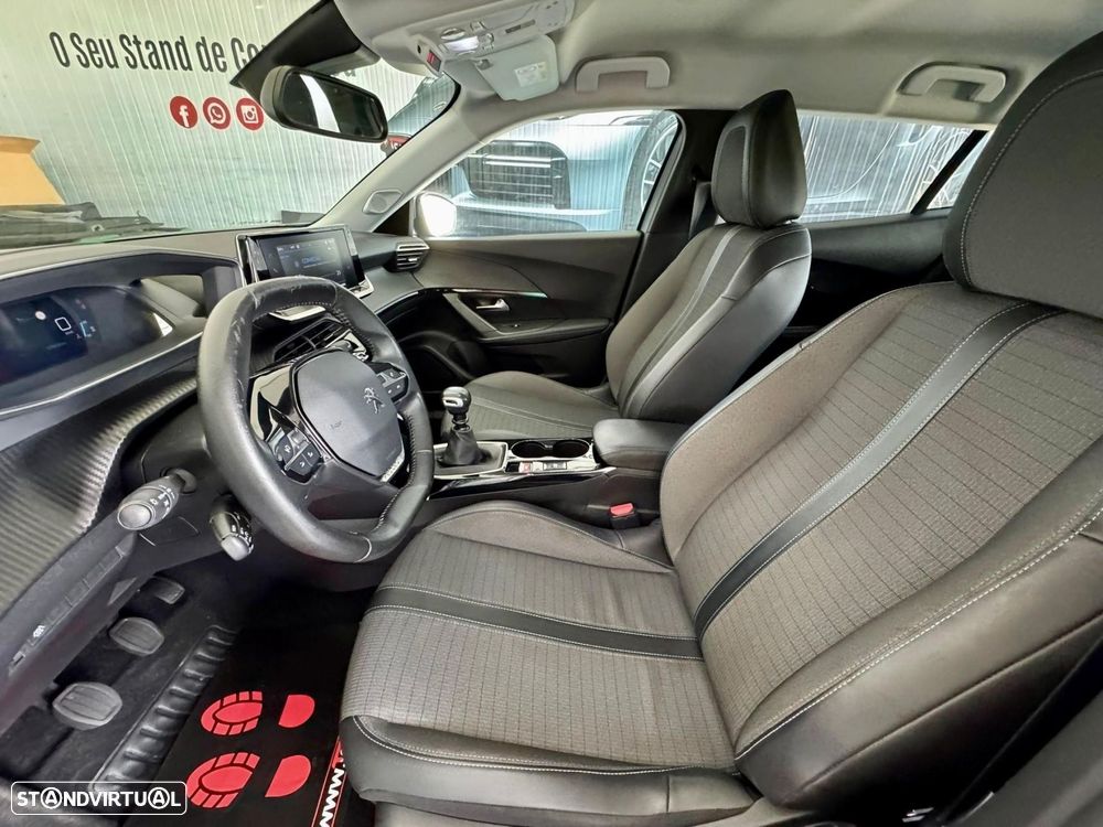Peugeot 2008 1.2 PureTech Allure - 14