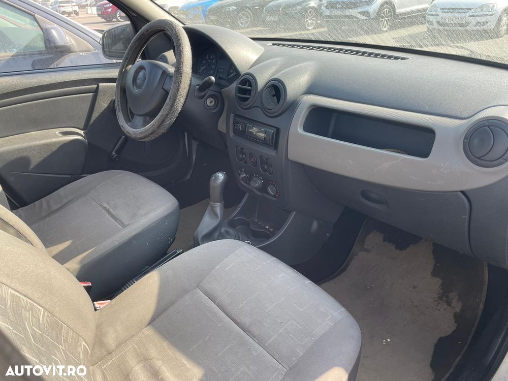 Dacia Logan 1.2 - 6