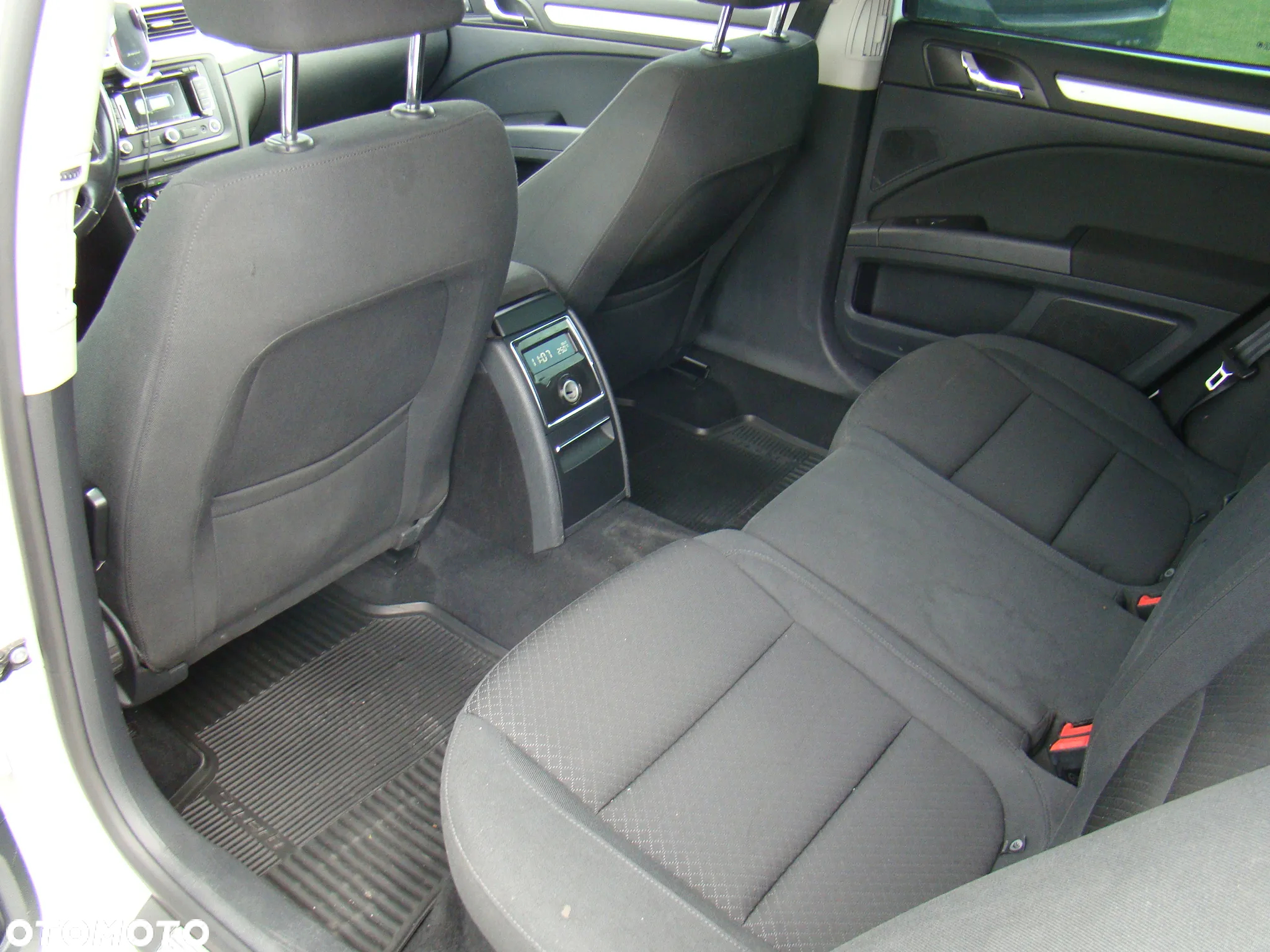 Skoda Superb 2.0 TDI Ambition DSG - 31
