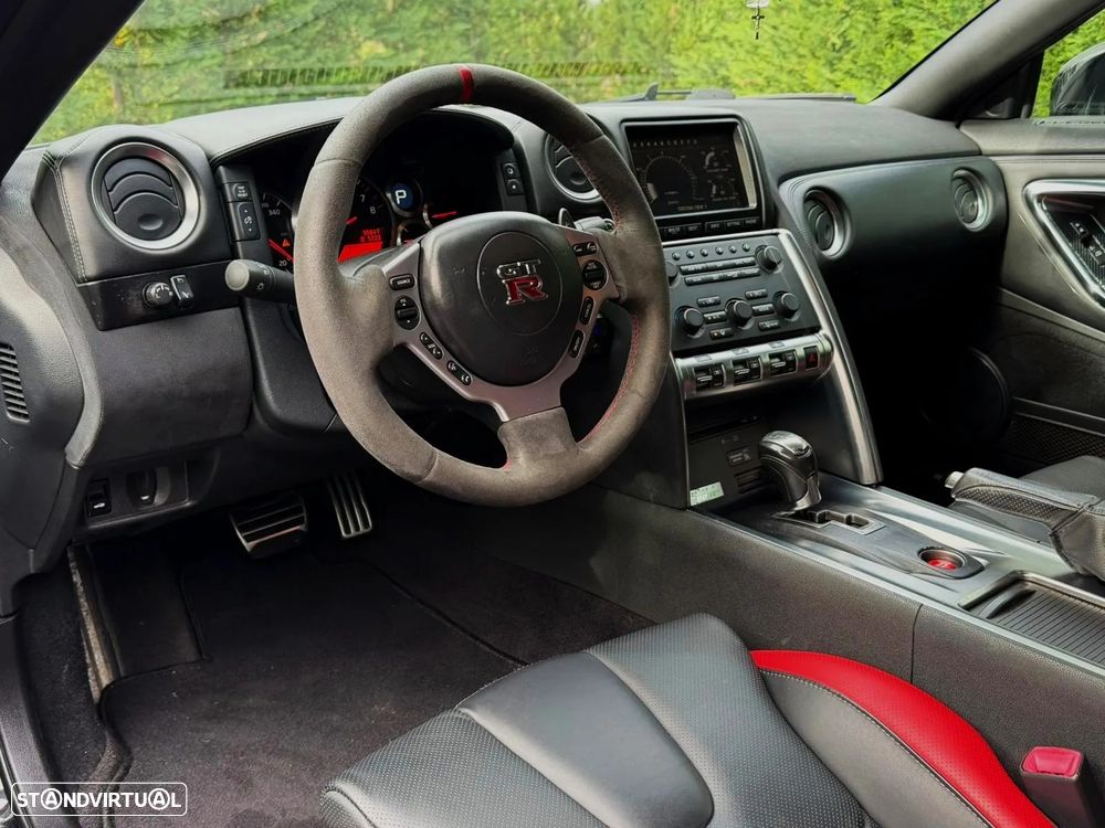 Nissan GT-R 3.8 V6 Black Edition - 16