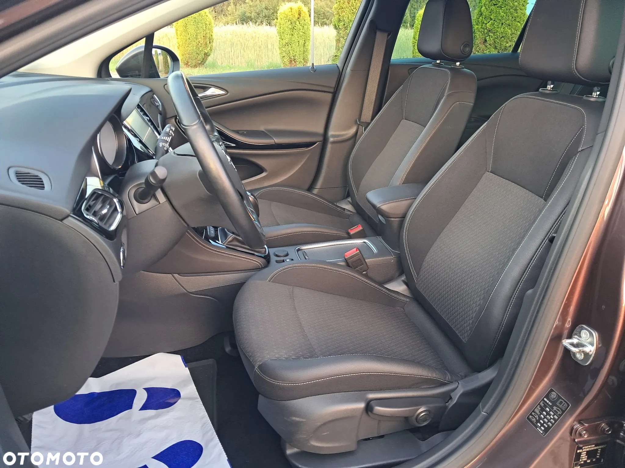 Opel Astra 1.4 Turbo Start/Stop Sports Tourer Innovation - 25