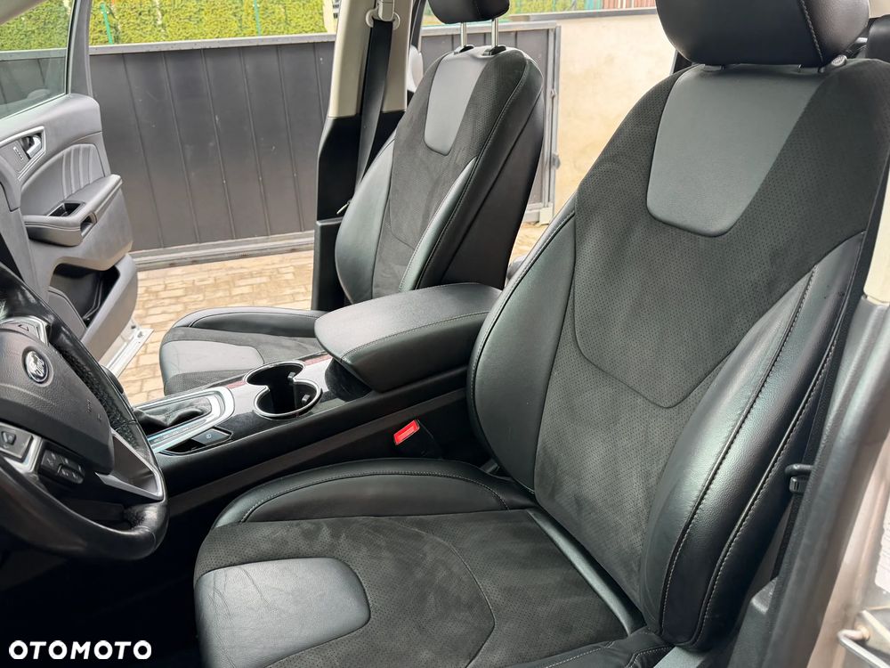 Ford Edge 2.0 TDCi Bi-Turbo 4x4 ST-LINE - 14