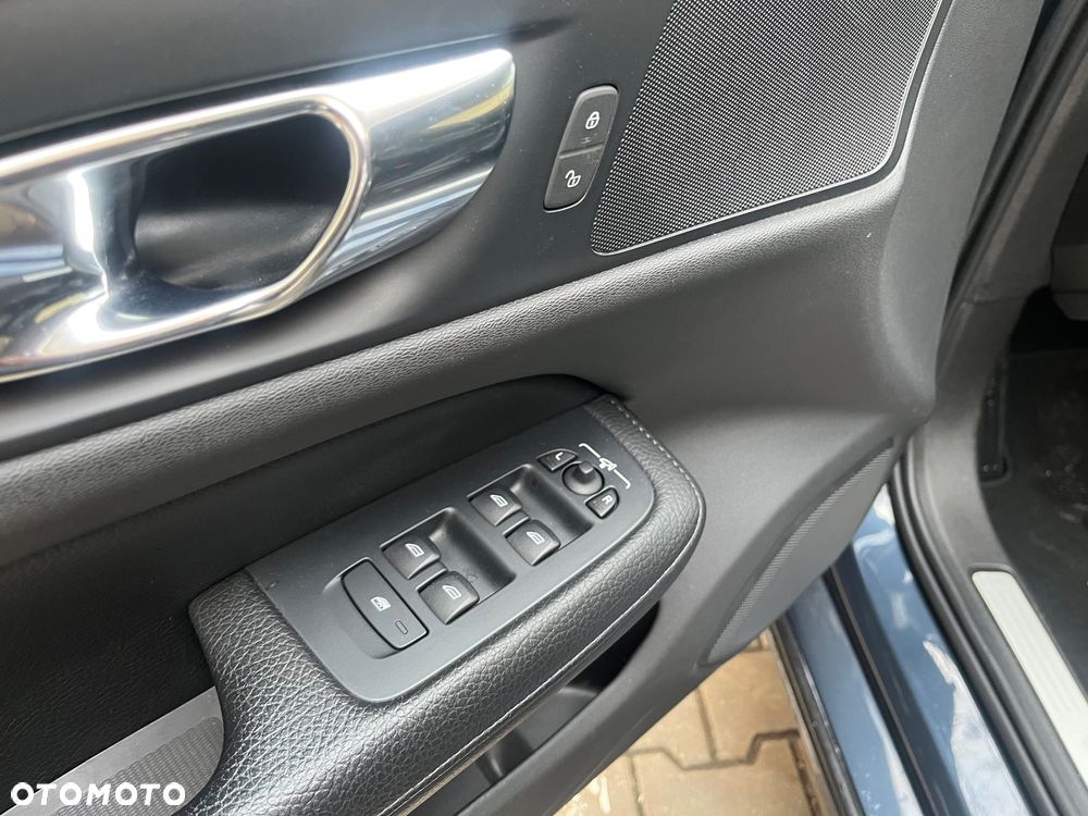 Volvo V60 D3 Momentum Pro - 12