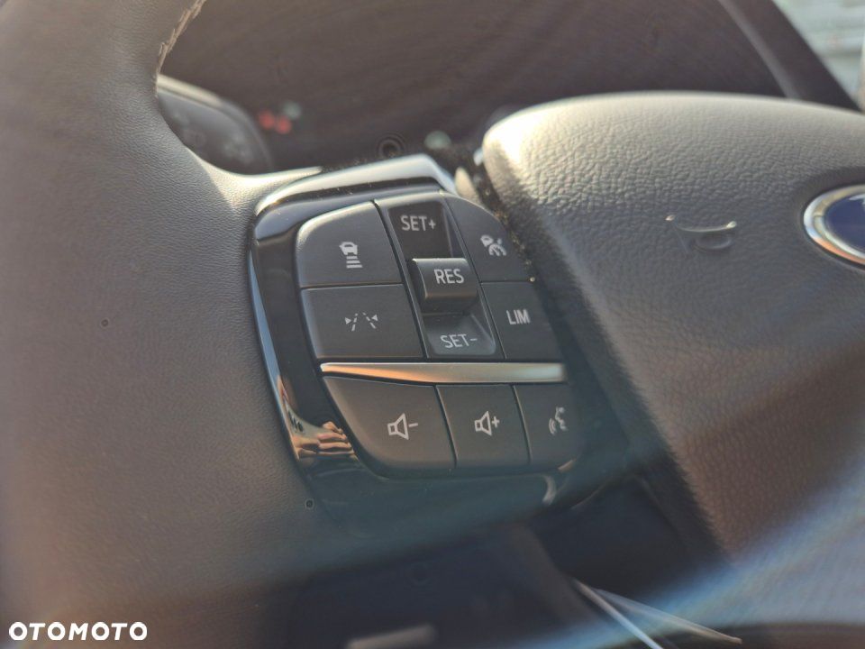Ford Kuga - 22