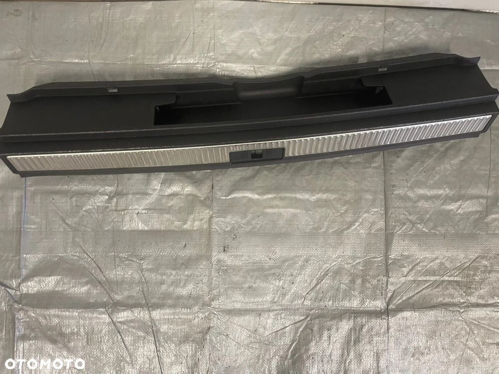 Skoda Superb III kombi listwa progowa bagażnika 3v9863459 - 2