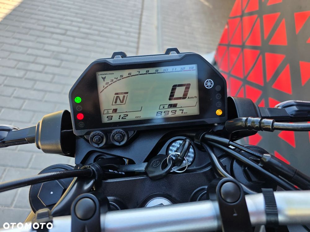 Yamaha MT - 17