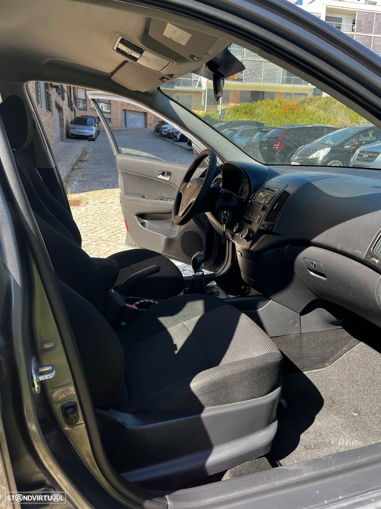 Hyundai i30 1.6 CRDI Blue Comfort CPF - 21
