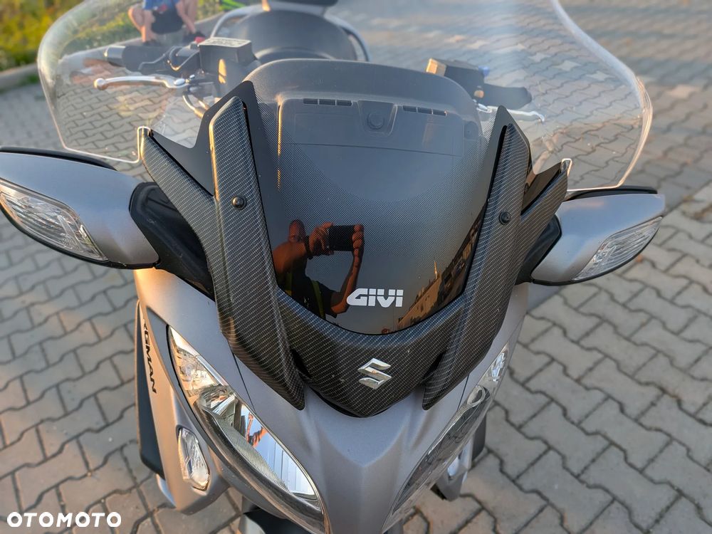 Suzuki Burgman - 18