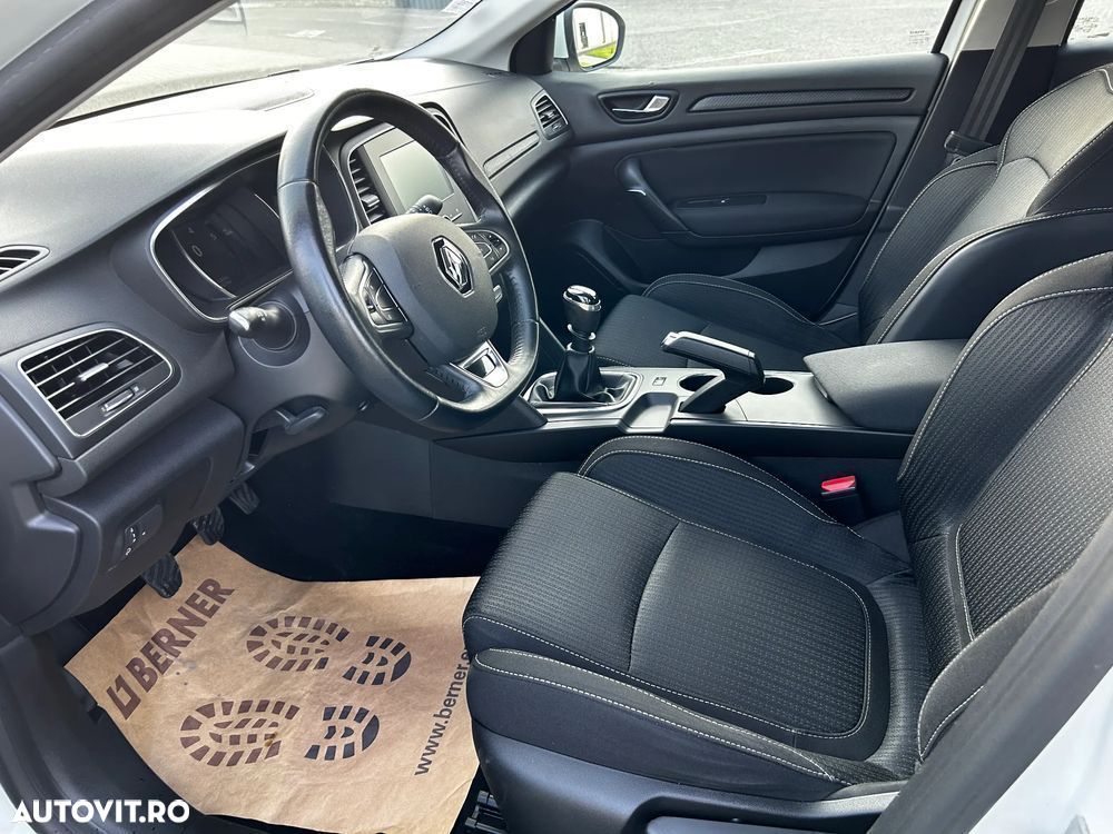 Renault Megane TCe 115 GPF ZEN - 19