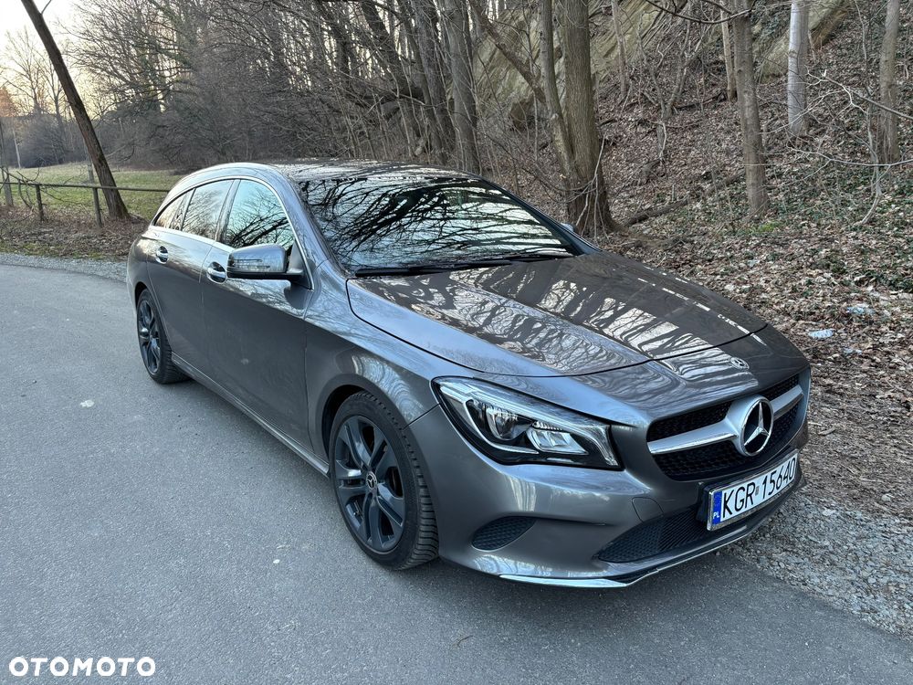Mercedes-Benz CLA 180 7G-DCT UrbanStyle Edition - 3