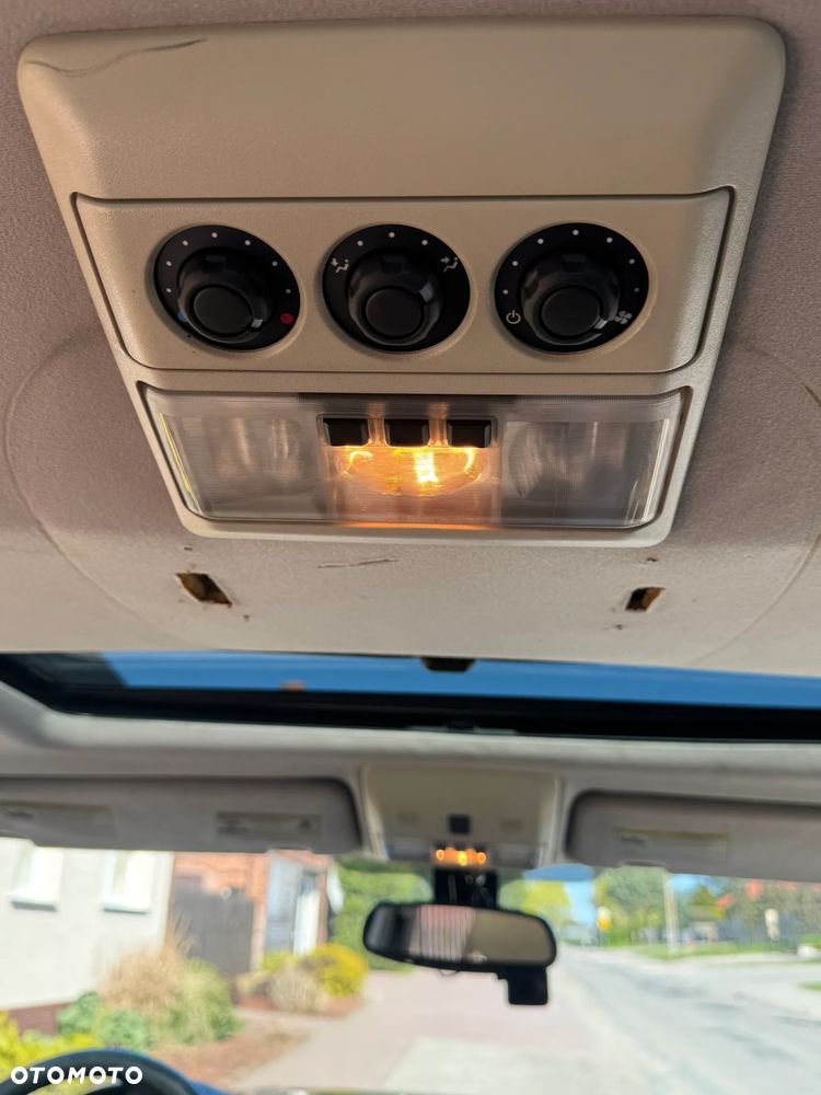 Land Rover Discovery 4.4 V8 SE - 23