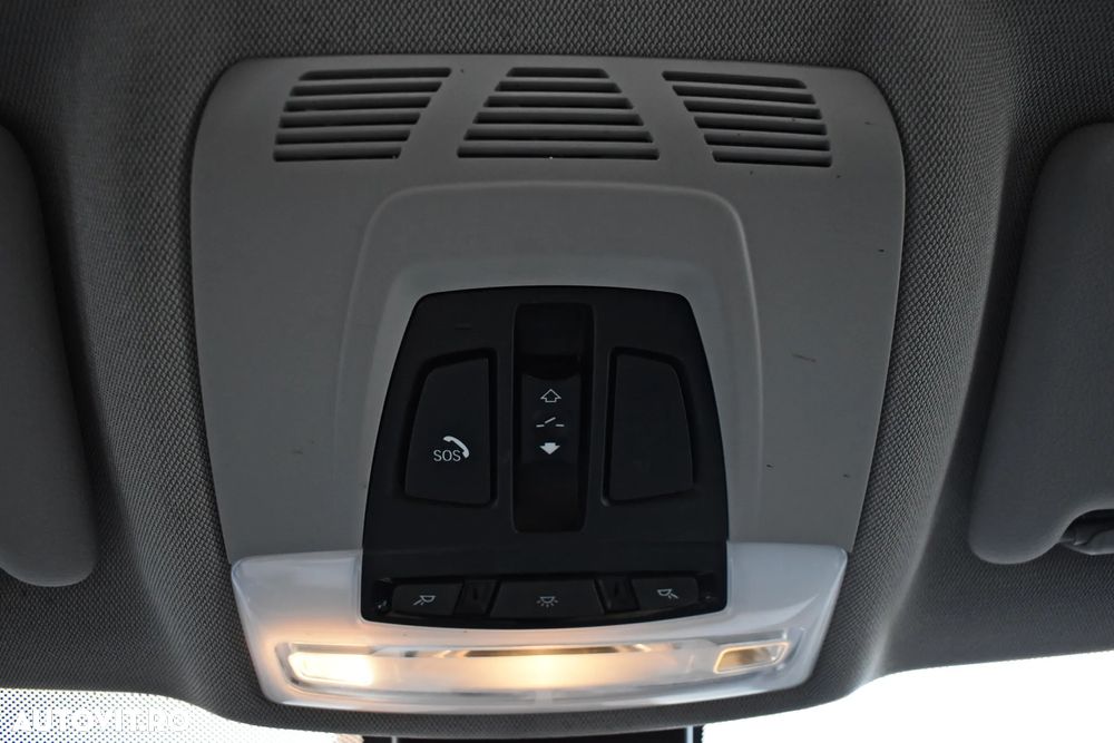 BMW Seria 3 320d Aut. Luxury Line - 29