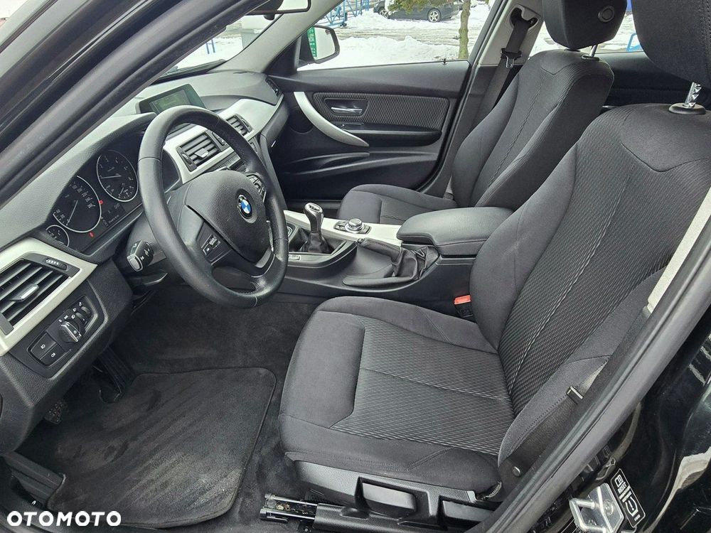 BMW Seria 3 318d - 9