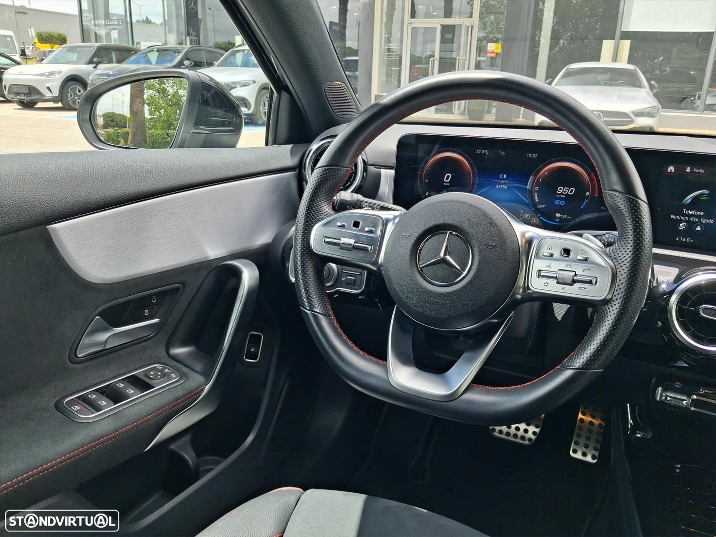 Mercedes-Benz A 250 e AMG Line - 13