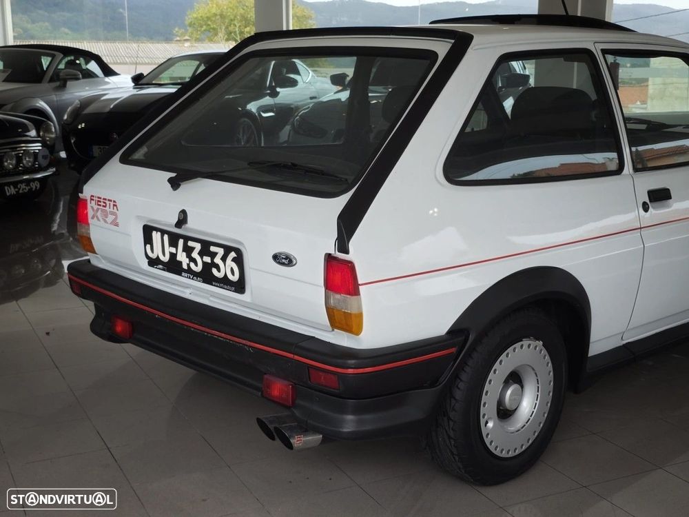 Ford Fiesta XR2 - 16