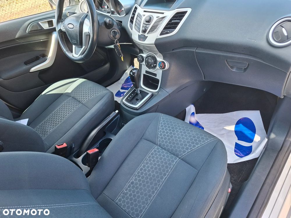 Ford Fiesta 1.4 Autom Trend - 12