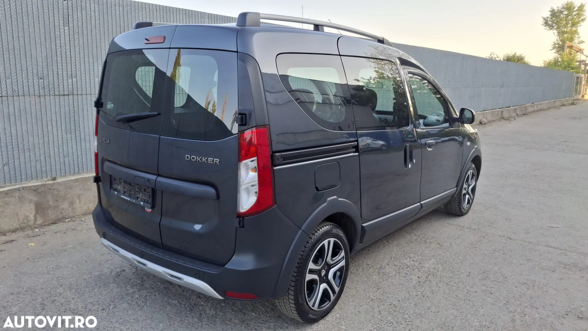 Dacia Dokker 1.2 TCe 115 CP Stepway - 11
