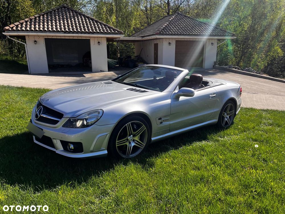 Mercedes-Benz SL 63 AMG - 12