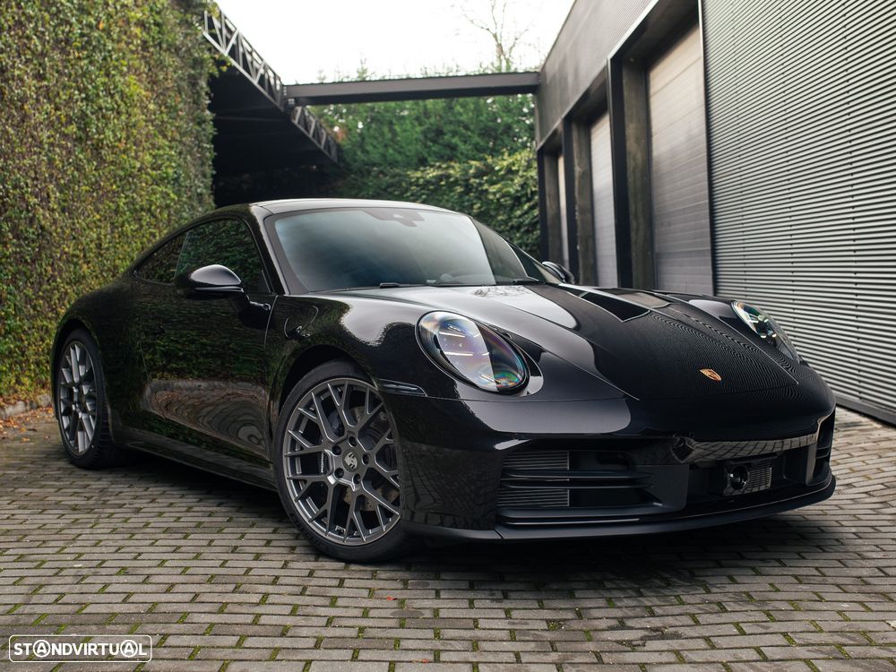 Porsche 911 (992) - 1