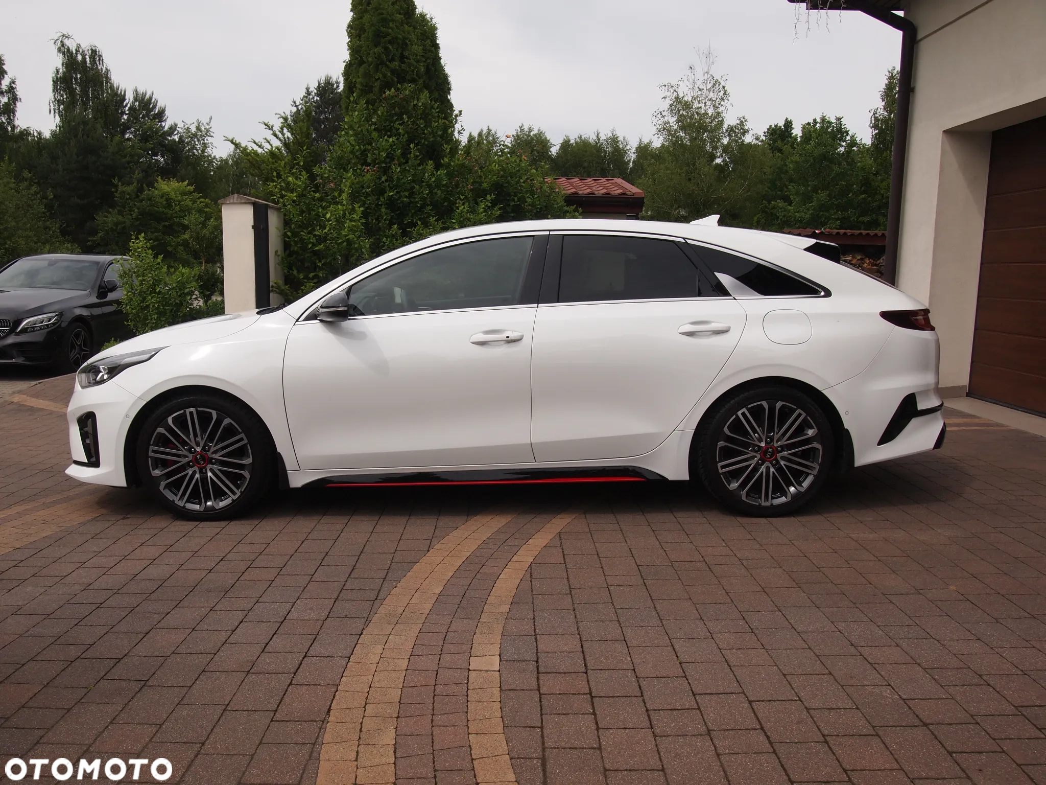 Kia ProCeed 1.6 T-GDI GT DCT - 14