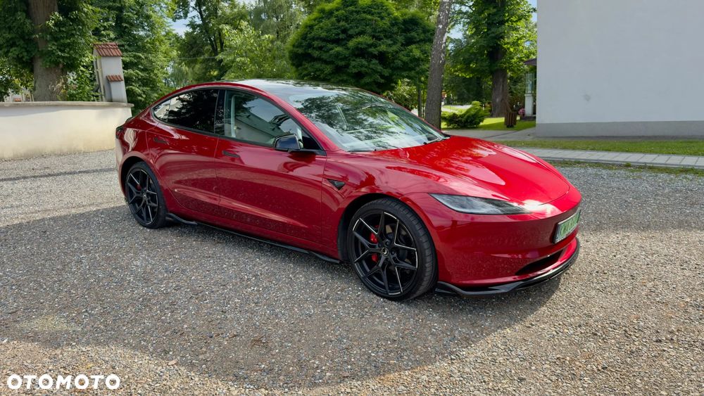 Tesla Model 3 - 4