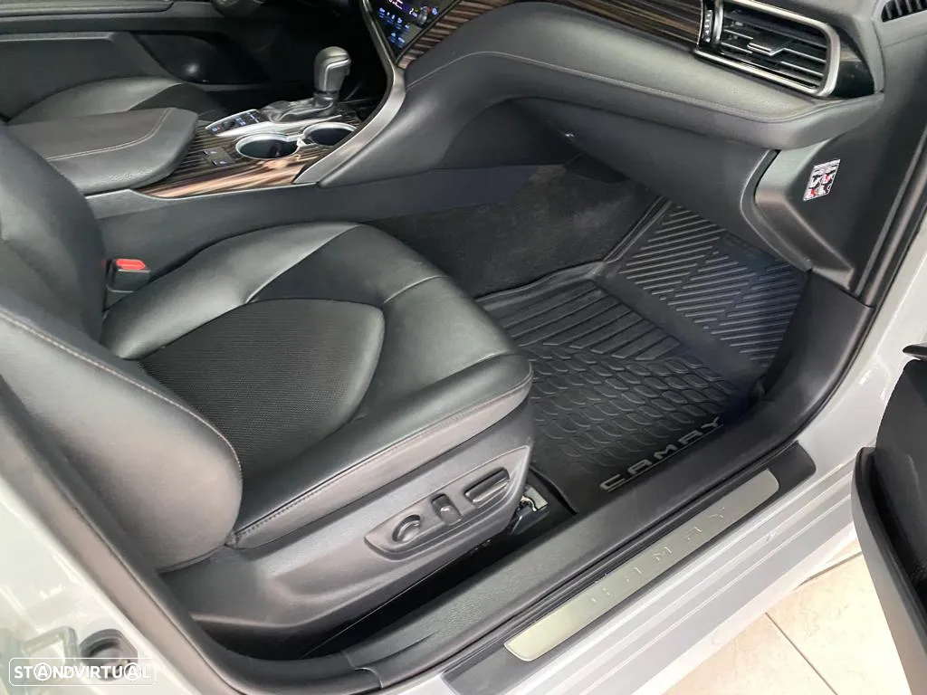 Toyota Camry 2.5 Hybrid Luxury - 15
