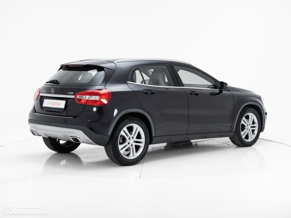 Mercedes-Benz GLA 180 - 4