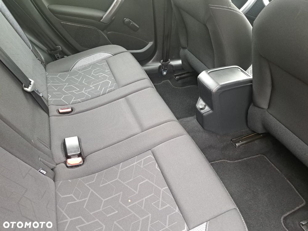Peugeot 2008 - 13